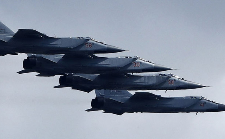 F-16 nema šanse: smrtonosna kombinacija – MiG-31 i R-37M
