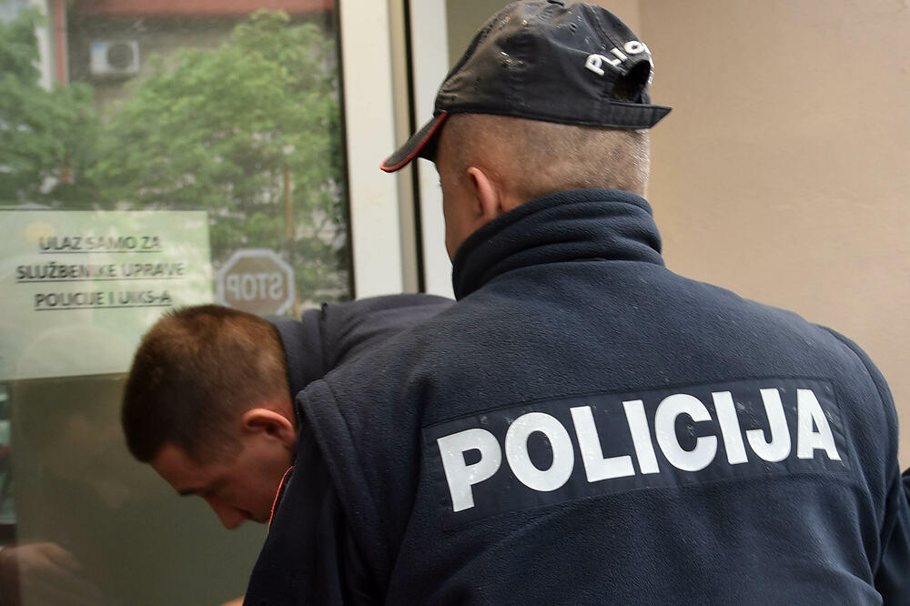 Акција у Подгорици: Хапшење полицајаца запослених на Граничном прелазу Божај - ИН4С