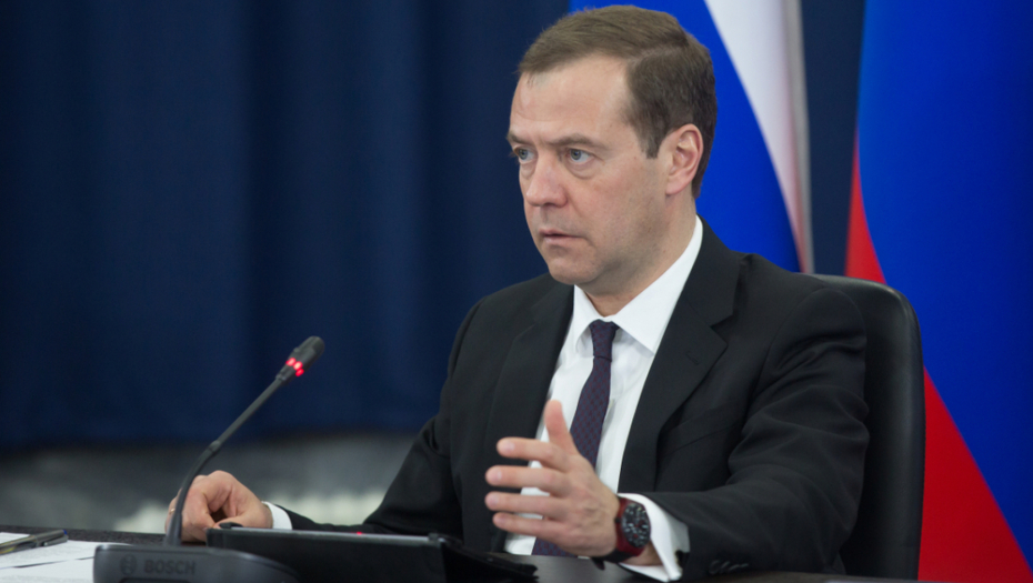 "ZEMLJO SIRA I SATOVA" Medvedev razvalio šamarčinu Švajcarskoj: Rusija će nastaviti da čisti Ukrajinu