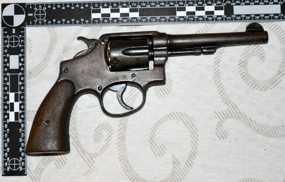 Uhapšen Kragujevčanin: Držao revolver i municiju (FOTO)