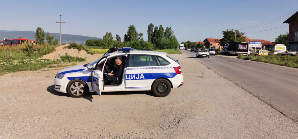 Saslušan vozač iz Šumatovačke ulice: Zakucao se "golfom" u zid kuće, našli mu oružje u kesi