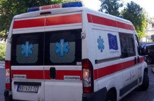 Jedna osoba stradala u sudaru autobusa i automobila - Vesti online
