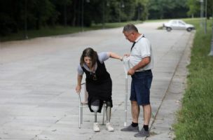 Vesna je zbog gelera ostala bez nogu, svi su se ujedinili da joj kupe protezu, a sada je stigla strašna vest