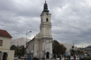 FOTO: Štednja na delu - Novi Sad za dekorativnu rasvetu dve crkve izdvaja više od 48 miliona