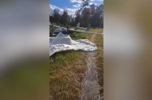 Vojna bespilotna letelica sletela na groblje u selu kod Kraljeva (VIDEO)