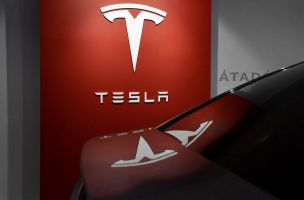 Tesla pod kriminalnom istragom zbog lažnog reklamiranja