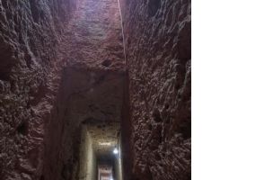DA LI JE OVO NAJVEĆE OTKRIĆE VEKA? Tunel ispod čuvenog hrama možda vodi do grobnice KLEOPATRE (FOTO)
