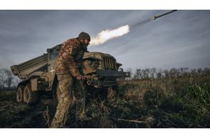 (UŽIVO) RAT U UKRAJINI: Ruska vojska oborila „suhoj“, „mig“ i dva helikoptera Mi-8, ukrajinske snage granatirale hostel - devetoro poginulo