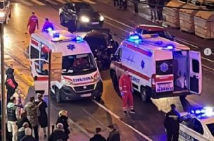 Fotografije sa mesta stravične nesreće u Beogradu: Jedna osoba poginula, automobil potpuno smrskan