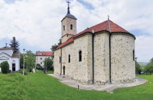ČUDOTVORNA IKONA BOGORODICA RAJINOVAČKA Uz lekoviti izvor, manastir Rajinovac je poznat po čuvanju ove svetinje iz XV veka (FOTO) | Lepote Srbije