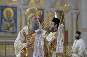 Deo pravoslavnih vernika i crkava slavi Božić: Hristos se rodi