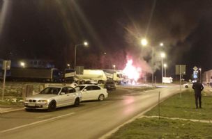 FOTO, VIDEO: Automobil se zakucao u kamion na Novom naselju i eksplodirao, poginula jedna osoba