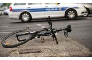 Renoom udario biciklistu kod Šapca!  Nesrećni čovek preminuo od zadobijenih povreda