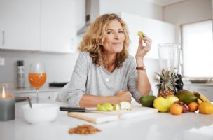 Ishrana u menopauzi: Koji vitamini i hrana će vam olakšati?