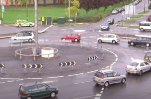 VIDEO: "Magični kružni tok" - raskrsnica koja vozačima-početnicima pravi noćne more 