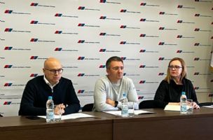 Novosadski naprednjaci se pripremaju za "najveći skup ikada u Srbiji", vrh gradskog SNS-a na okupu