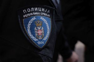 Uhapšena majka devojčice koja je u osnovnoj školi u Zrenjaninu nožem napala vršnjakinju