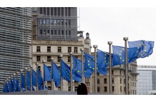 NAFTA I DERIVATI PONOVO "NA MENIJU" EU: Evropska unija produžila sankcije protiv Rusije za još šest meseci