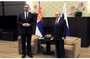 „Je li ovo isti Vučić koji je u maju stavio srpsku vojsku u stanje visoke pripravnosti, zar nije vreme da se odluči?“: Velika analiza ruskog lista o tome kuda ide Srbija