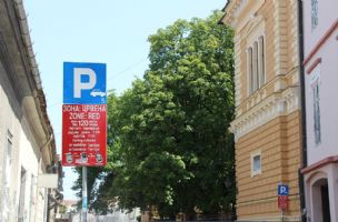 Uskoro novi način plaćanja parkinga u Novom Sadu: Elektronske karte na kioscima
