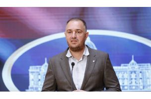 Kostić: Da li će Vučić postati srpski Pašinjan?
