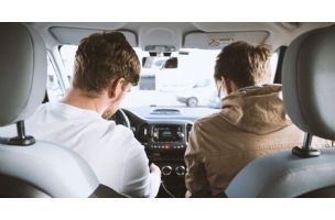 6 “tajnih” namena ručice na automobilu: Znaju ih samo retki, a olakšavaju vožnju