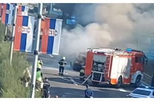 Automobil se zapalio na auto-putu u Beogradu