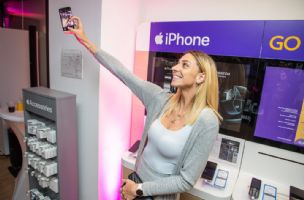 Marija Vuković prva vlasnica iPhona 15 u Crnoj Gori | MINA