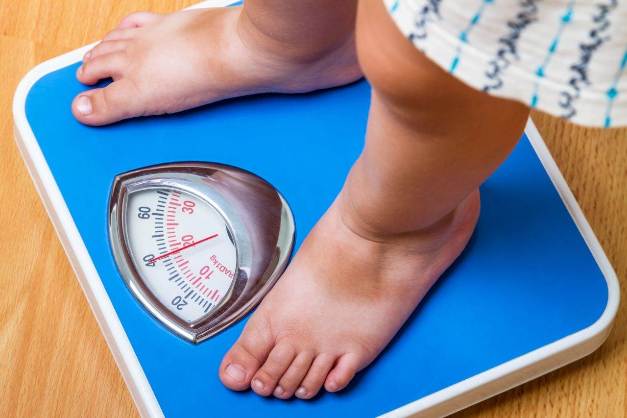 KOLIKA TREBA DA BUDE TEŽINA DETETA OD 2. DO 14. GODINE: Tabela pokazuje da li postoji rizik od gojaznosti ili mršavosti 