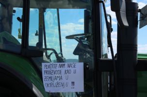 Protesti poljoprivrednika širom Vojvodine: Blokirani putevi kod Zrenjanina, Beške, Pančeva...
