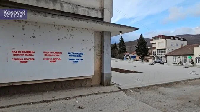 U četiri opštine na severu Kosova novi grafiti koje potpisuje „Severna brigada“