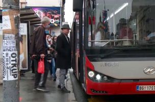 Otpala vrata autobusa na liniji 511: Nadležni tvrde da su ih razvalili putnici (VIDEO)