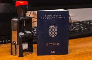 Srbin s hrvatskim pasošem greškom sebe i tek rođenog sina upisao kao Hrvate - usledili problemi