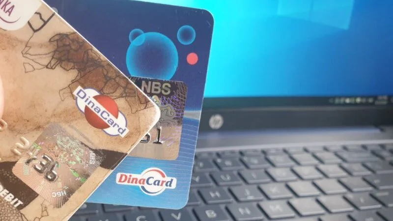 Grad traži sliku kartice roditelja uz prijavu za 20.000 dinara: Da li je to bezbedno