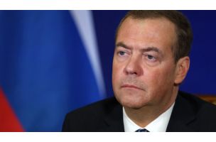 "DANAS PONOVO VODIMO ODLUČUJUĆU BITKU" Medvedev o ruskoj borbi - Odbijamo napade onih koji žele da zamene istoriju lažima