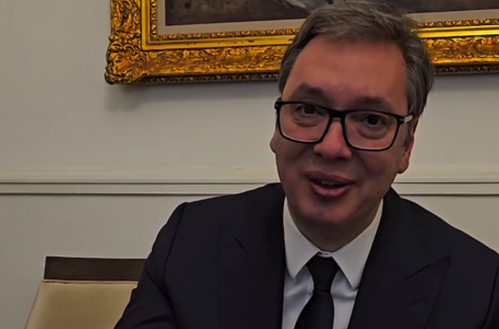 Vučić iz Predsedništva još jednom čestitao Vaskrs: "Dobio sam poseban poklon" VIDEO