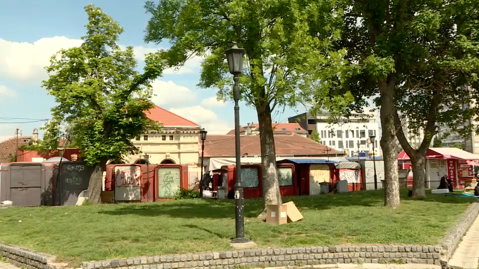 Crveni kiosci vlastima u Kragujevcu "bodu oči", naloženo iseljenje: "Mi nemamo drugu lokaciju, plaćamo porez"